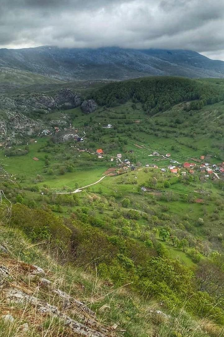 Apartamento Konak Umoljani Exterior foto